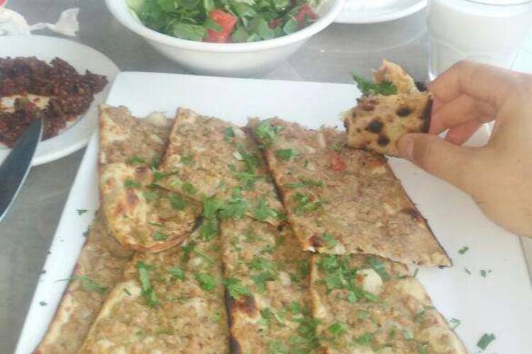 Etli Ekmek Konyali Akevler Izmir